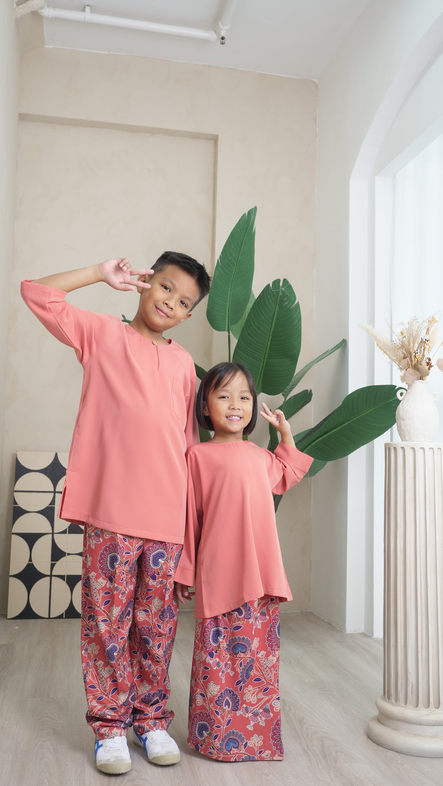 Nour Kaftan Kurung Girl | Salmon